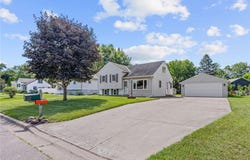 2083 Sunnyside Terrace, New Brighton, MN 55112