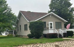 2221 Fairbanks St., Sioux City, IA 51109