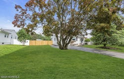 17 Rose Street, Lincroft, NJ 07738