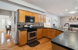 10 Sequoia Drive, East Greenbush, NY 12144