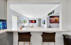 1360 W 4th Ln, Hialeah, FL 33010