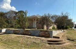 489 N Carter Street, Healdton, OK 73438