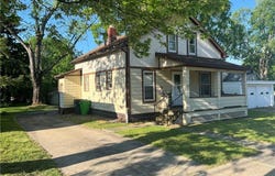 14 Elm Street, Bedford, OH 44146