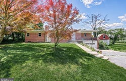 9 PINE GROVE Road, HANOVER, PA 17331