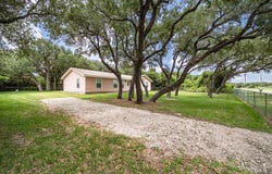 1224 S KOSSUTH ST, ROCKPORT, TX 78382