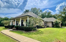 10365 Dry Grove Road, Raymond, MS 39154