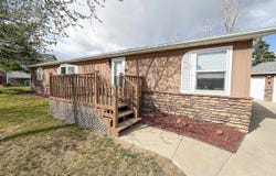 302 6th St, Surrey, ND 58785