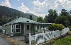 102 & 104 Markwell Ave, Silverton, ID 83867