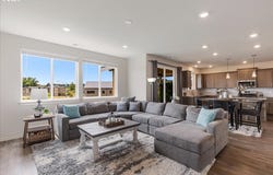 2094 LEGACY HEIGHTS DR, Salem, OR 97302