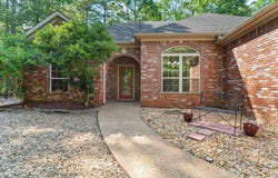 4 Pintuerero Way, Hot Springs Village, AR 71909