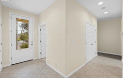 243 W ST JAMES PL, Longview, WA 98632
