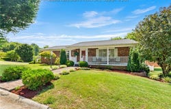 13 Windsong Way, Nitro, WV 25143