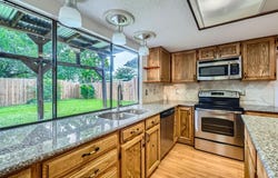 902 Via Valencia, Mesquite, TX 75150