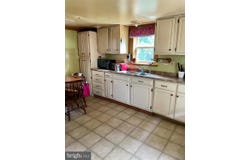 321 S CHERRY STREET, MANHEIM, PA 17545