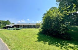 400 Old Cranberry St, Newland, NC 28657