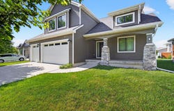 8705 Coachlight Drive, West Des Moines, IA 50266