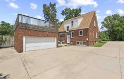 1905 Muscatine Ave, IowaCity, IA 52240