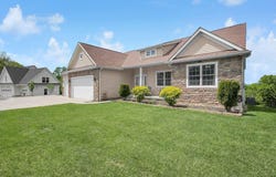 390 Laurel Oak Lane, Heath, OH 43056