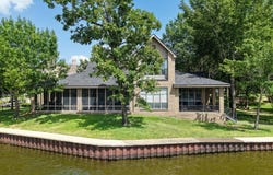109 Pinehurst Dr, Mabank, TX 75156