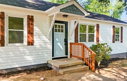 605 Longwood Ave, Farmville, VA 23901
