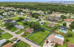 1221 SE 23rd Avenue, Cape Coral, FL 33990