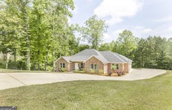 304 Wilsons Creek, Bonaire, GA 31005