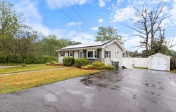2 Heather Drive, Hooksett, NH 03106