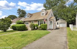 207 New York Avenue, Bergenfield, NJ 07621