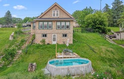 21 S Elm St, Mayville, WI 53050