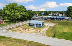 102 SE Galveston Street, Gravette, AR 72736
