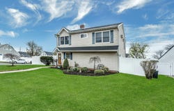 88 Sunrise Lane, Levittown, NY 11756