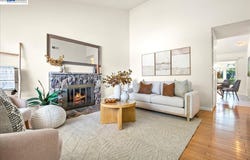 32510 Lake Temescal Ln, Fremont, CA 94555