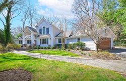 46 Round Tree Drive, Melville, NY 11747