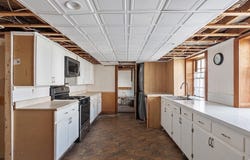 4 Townsend St, Pepperell, MA 01463
