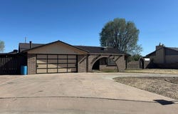 725 TERRACE Dr, Las Vegas, NM 87701