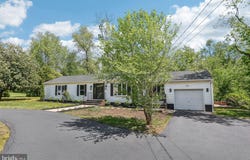 302 FENWICK ROAD, PILESGROVE, NJ 08098