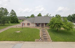 2677 Briarcliff Dr., Newburgh, IN 47630