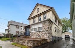 1124 Drake Ave, Roselle Boro, NJ 07203-2850