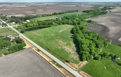 Arlington Street, IA 50605