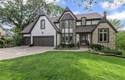 5540 Oakview Street, Shawnee, KS 66216