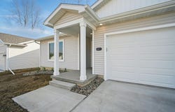 4316 Grover Woods Lane, Des Moines, IA 50317