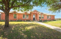 905 Hillside Circle, Justin, TX 76247