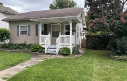 170 16TH Avenue, East Moline, IL 61244