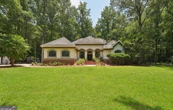 105 Postwood Drive, Fayetteville, GA 30215