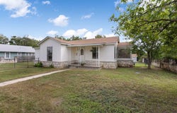 736 Moore St, Kerrville, TX 78028