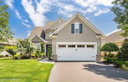 19 E Francesa Court, Farmingdale, NJ 07727
