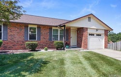 32 Stagecoach Court, St Peters, MO 63376