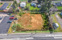 2515 BROADWAY AVE, North Bend, OR 97459