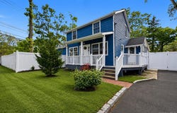 2 Taft Avenue, Islip, NY 11751