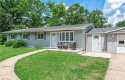 794 Robinhood Drive, Aurora, OH 44202